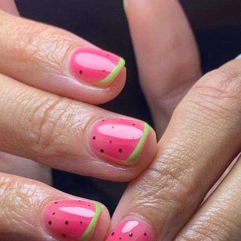 𝑯𝒐𝒑𝒆 𝑰𝒗𝒆𝒌𝒊𝒄𝒉 ▪️Press ons ▪️Content Creation▪️1-1 Education on Instagram: "Watermelon cuteeees 🍉✨ 

-Pinterest recreation-" New Nail Designs 2024 Summer, Modele Thonjsh, Kids Nail Ideas, Watermelon Manicure, Watermelon Toes, Dnd Nails, Kids Nail Art, Watermelon Nail Art, Chloe Style