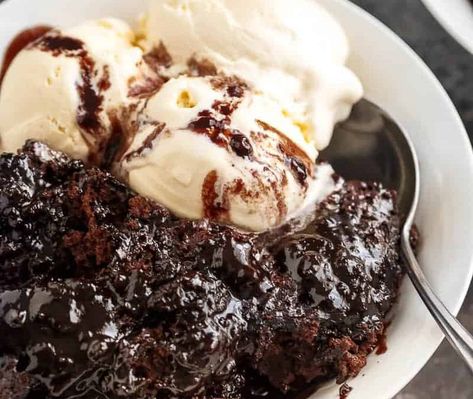 Hot Fudge Chocolate Pudding Cake - Troyer Market Chocolate Pudding Cake Recipe, Fudge Pudding, Pear And Almond Cake, Chocolate Lava Cake Recipe, Chocolate Fudge Sauce, Self Saucing Pudding, Chocolate Cobbler, Fudge Chocolate, Chocolate Pudding Cake