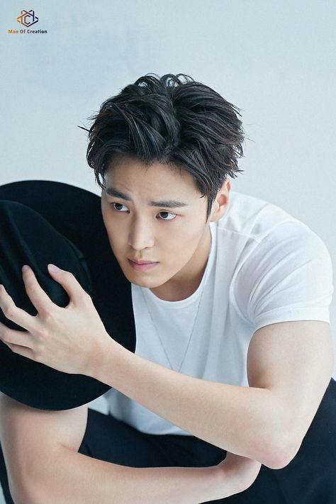 Lee Tae Hwan, Handsome Asian Men, Men Loafers, Pride And Prejudice, Asian Actors, Asian Men, K Idols, Korean Actors, Seoul