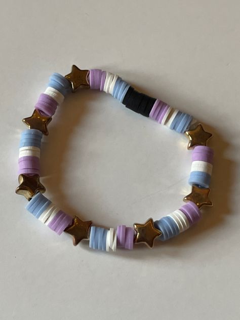 Purple And Blue Bracelet Ideas, Flat Bead Bracelet Ideas Words, Clay Bead Bracelet Ideas White, Blue And Purple Clay Bead Bracelet, Blue And Purple Bracelet, Polymer Clay Bracelet Ideas Aesthetic, Purple Clay Bead Bracelet Ideas, Purple Bracelet Ideas, Bracelet Patterns Clay Beads