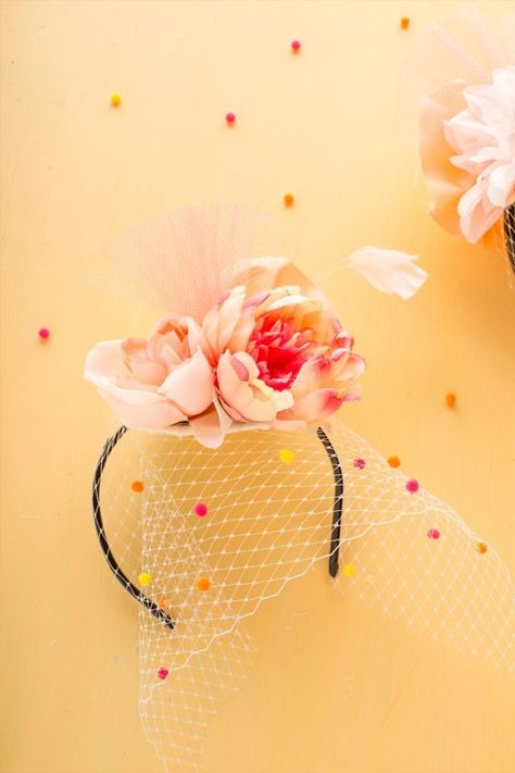 Diy Derby Fascinator, Kentucky Derby Headband, Diy Kentucky Derby Hat, Diy Tea Party Hats, Derby Hats Diy Ideas, Kentucky Derby Hats Diy, Derby Hats Diy, Derby Headband, Diy Fascinator