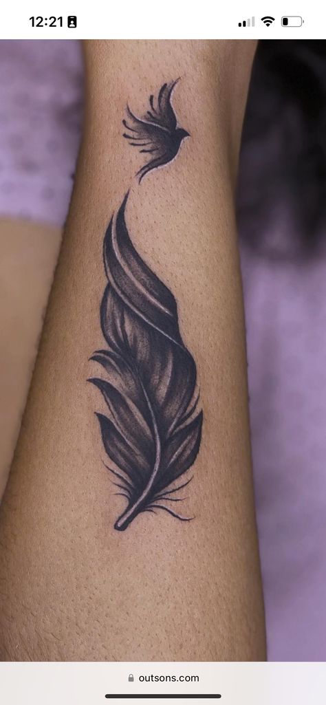 Feather Cover-up Tattoo, Collarbone Tattoo Cover Up Ideas, Feather Coverup Tattoo, Veer Tattoo, Tattoo Cover Up Ideas For Women Arm, Trending Tattoos For Women, Black Feather Tattoo, Feather Tattoo Cover Up, Cover Up Name Tattoos