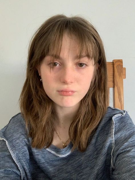 Bangs To Accentuate Eyes, Medium Hairstyles For Square Faces, Haircuts That Add Volume Fine Hair, Medium Length Hair Wispy Bangs, Rory Gilmore Hair Bangs, Fringe Medium Length Hair, Short Light Brown Hair With Bangs, Square Face Haircuts Medium, Hair Inspo Mid Length