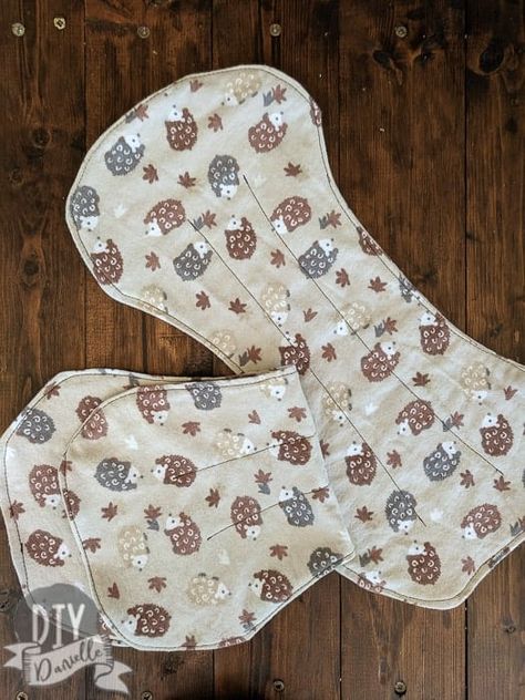 Burp Pads Pattern, Diy Burp Cloths Flannel, How To Make Burp Cloths Diy, How To Make Burp Cloths, Flannel Burp Cloths Diy, Burb Cloth Pattern, Burp Cloths Pattern, Flannel Diy, Baby Burp Cloths Diy