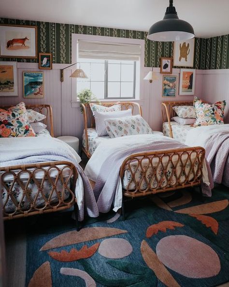 Brooke Christen on Instagram: "You can really turn any room into a guest room, we did that often in our 1100 square foot Connecticut home, our family room became the guest room. I do think nice bedding makes any bed extra special and comfortable! We had fall quilts on these beds I swapped for the floral spring pillows and duvets. PS- the fold away beds are very comfy and fold up to like 11” deep to go in a closet.  🤍🌸Comment LINKS and I’ll send you all the links in this room!! What about the Chick Flicks?? Any we missed?? Thanks for all your recommendations!" Guest Room With Multiple Beds, Twin Bed Guest Room Ideas Small Bedrooms, Two Twin Beds In One Room Layout, Twin Bed Guest Room Ideas, Twin Beds Guest Room, Nice Bedding, Small Guest Rooms, Two Twin Beds, Spring Pillows