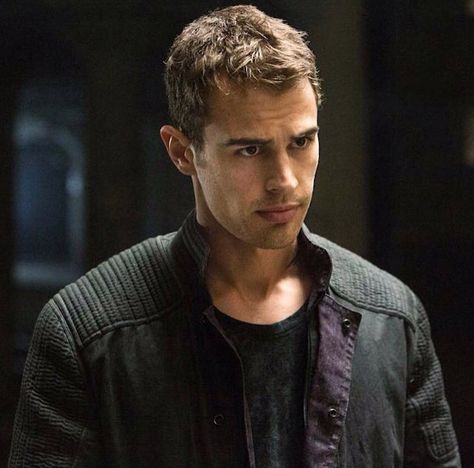 Four Thoe James, Divergent Theo James, Divergent Factions, Divergent Four, Tris And Four, Divergent Movie, The Divergent, Theodore James, Divergent Fandom