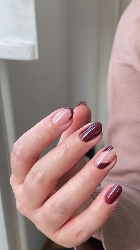 Short Oval Nails Acrylic Fall, Short Oval Nails Fall, White Lace Nails, Christmas Burgundy, Nails Designs Ideas, Burgundy Nail Designs, Nail Decals Designs, Short Oval Nails, Oval Nails Designs