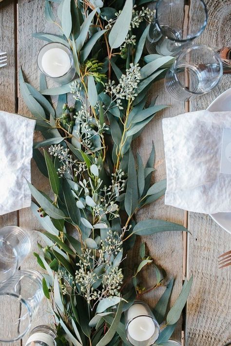 australian native leaves table setting - Google Search Tuscany Wedding Theme, Tafel Decor, Australian Christmas, Table Runners Wedding, Salalah, Beltane, Tuscany Wedding, Deco Floral, Christmas Table Settings