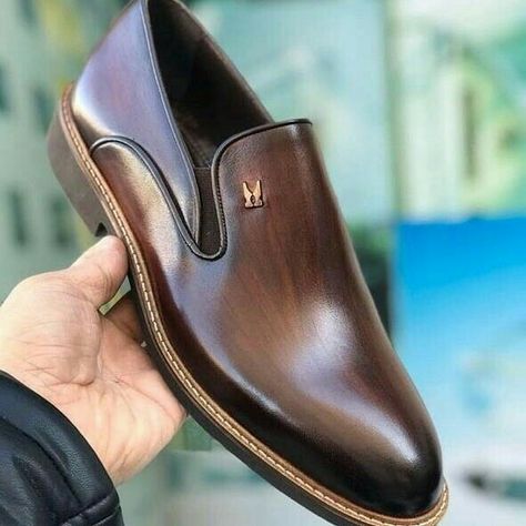 Cool Shoes For Men, Mens Smart Casual Shoes, Shoes For Guys, Mens Dress Shoes Guide, Mens Sandals Fashion, Gents Shoes, Cool Shoes, Business Casual Shoes, Gentleman Shoes