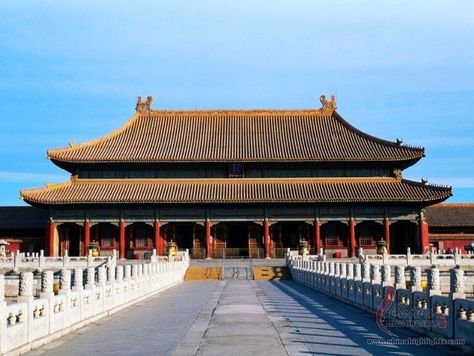 The Hall of Supreme Harmony -The yellow roof tiles and red walls in the Forbidden City (Palace Museum) grounds in Beijing, built during the Yongle era (1402–1424) of the Ming Dynasty. –huge roofs with extended eaves.  –ensure enough lighting and avoid the dampening of the walls.  –Different roofs are matched with different styles of buildings according to their ranks and importance. Forbidden Palace, Forbidden City Beijing, Chinese Style Interior, Travel To China, Nathan Chen, Temple Of Heaven, The Forbidden City, Beijing Travel, Imperial Palace