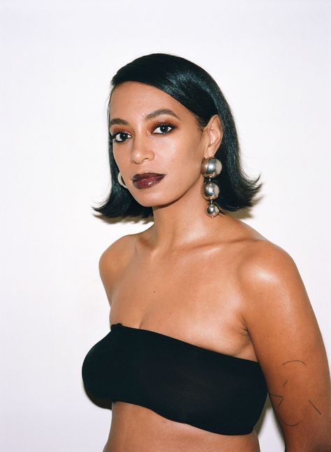 Solange Tattoo, Solange Style, Solange Knowles Style, Black Bob, Solange Knowles, Unique Experiences, Carrie Bradshaw, Black Power, Virgin Hair