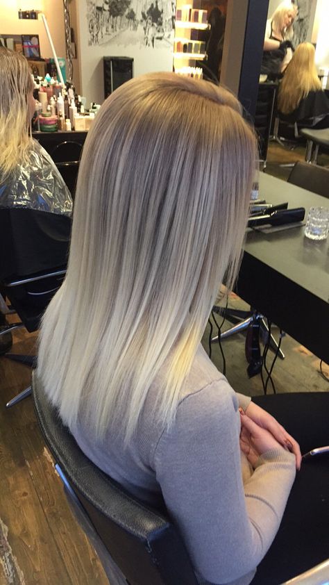 Blond Cenușiu, Blonde Balayage Hair, Medium Blonde Hair, Blond Balayage, Ash Blonde Hair, Platinum Hair, Blonde Hair Shades, Balayage Hair Blonde, Blonde Hair Looks