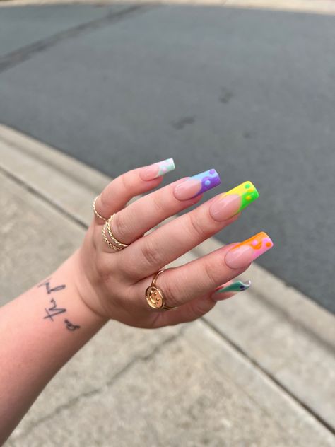 Nails 2022 Short, Trendy Nails 2022, Ying Yang Nails, Yin Yang Nails, Jenner Nails, Kylie Jenner Nails, Long Square Nails, April Nails, Magic Nails