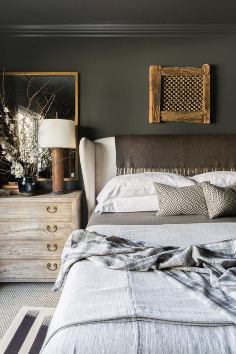 A-List Designers Reveal the Best Black and Brown Paint Colors  – Frederic Magazine Sean Anderson, Brown Paint Colors, Moody Bedroom, Brown Paint, Bespoke Interiors, Dreamy Bedrooms, Top Interior Designers, Cool Ideas, Room Paint