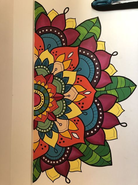 Mandala Art For Room Decor, Mandala Drawing Canvas, Wall Mandala Art Ideas, Mandala Drawing Wall Art, Mandala For Wall Painting, Mandala Design For Wall, Doodle Art For Wall Painting, Doodling On Wall, Mandela Wall Art