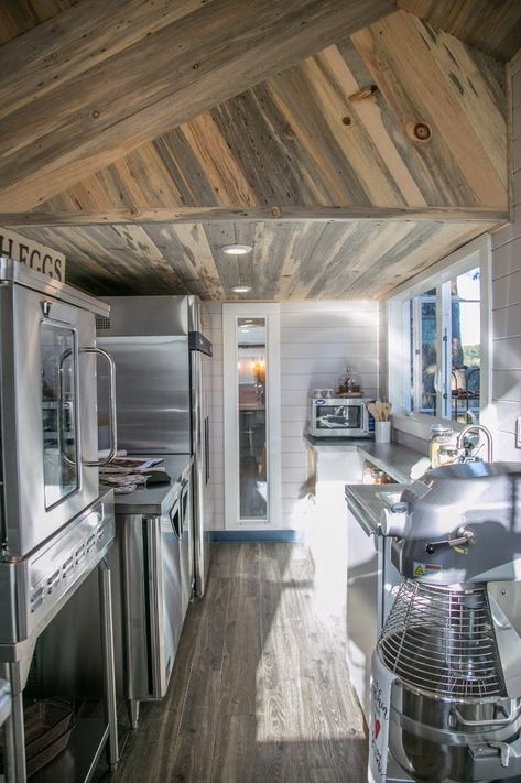 Tasty tiny house is a bakery and home on wheels Commercial Kitchen Shed, Basement Bakery Ideas, Commercial Style Kitchen At Home, Home Bakers Kitchen, Bakery Shed Tiny House, She Shed Kitchen, Tiny Commercial Kitchen, Small Bakery Kitchen, Bakery Kitchen Layout