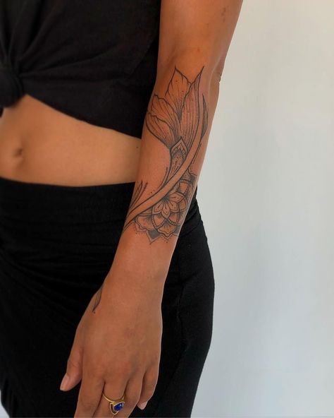 Hawaiian Tattoo Sleeve Woman, Hawaiian Arm Tattoos For Women, Tropical Sleeve Tattoo For Women, Lower Arm Tattoos For Women Unique, Mermaid Tattoo Ideas For Women, Wrist Tattoos Words, Lower Arm Tattoos, Cool Wrist Tattoos, Cool Arm Tattoos