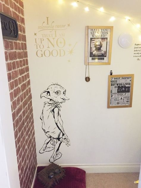 Harry Potter Cupboard, Harry Potter Closet, Harry Potter Weihnachten, Cupboard Under The Stairs, Harry Potter Bathroom, Harry Potter Bedroom Decor, Citate Harry Potter, Stile Harry Potter, Glume Harry Potter