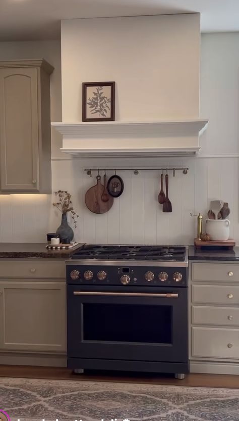 Oven On End Of Counter, Over Stove Decor, Stove Oven Combo, Corner Stove, Stove Decor, Stoves Range, Stove Oven, Dream Kitchen, Country House