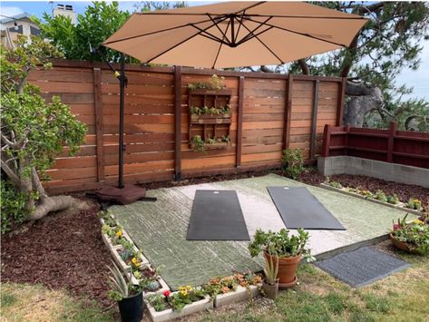 Outdoor Yoga Space Backyards, Backyard Yoga Space Zen Gardens, Backyard Yoga Space, Yoga Garden Space, Backyard Meditation Space, Yoga Patio, Yoga Space Ideas, Backyard Yoga Studio, Outdoor Yoga Space