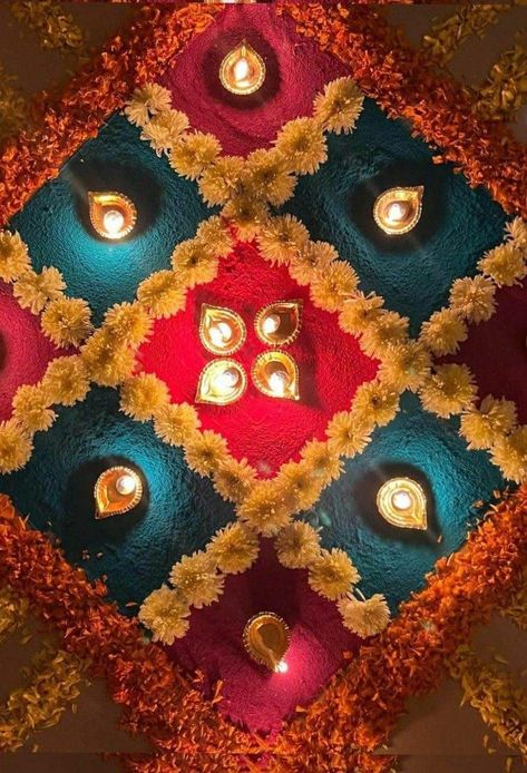 Simple Aesthetic Rangoli For Diwali, Rangoli Inspo For Diwali, Rangoli Inspo Aesthetic, Flower And Rangoli Design, Diwali Decoration Aesthetic, Flower Diwali Decoration, Rangoli Made With Flowers, Aesthetic Rangoli Designs Easy, Rangoli Designs Painting