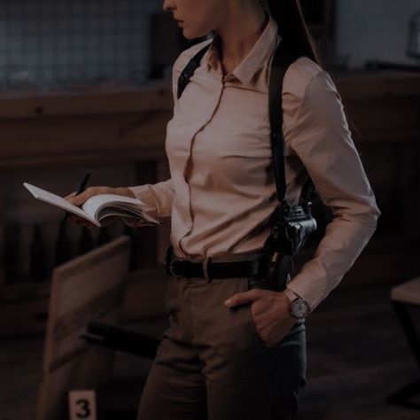 Cia Agent Aesthetic Female, Female Book Characters, Detective Outfit, Female Detective, Detective Aesthetic, Work Goals, Nora Roberts, Private Detective, Police Detective