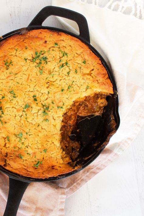 While it may not be a feast for the eyes, this tamale pie will win you over with its incredible taste and comforting texture. Quicker and easier than traditional tamales, yet every bit as love-able! | thefrayedapron.com #mealprep #castironrecipes #tamalepie Traditional Tamales, Tamale Pie Recipe, Slow Cooker Barbacoa, Leftover Beef, Tamale Pie, Iron Recipes, Supper Ideas, Cast Iron Recipes, Salad Recipes For Dinner