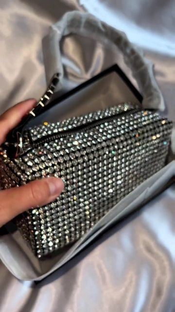 Jadee Underwear on Instagram: "Look at me Habibi 💎 #details #bag #diamond" Look At Me Habibi, Instagram Look, Look At Me, Look At, On Instagram, Clothes, Instagram