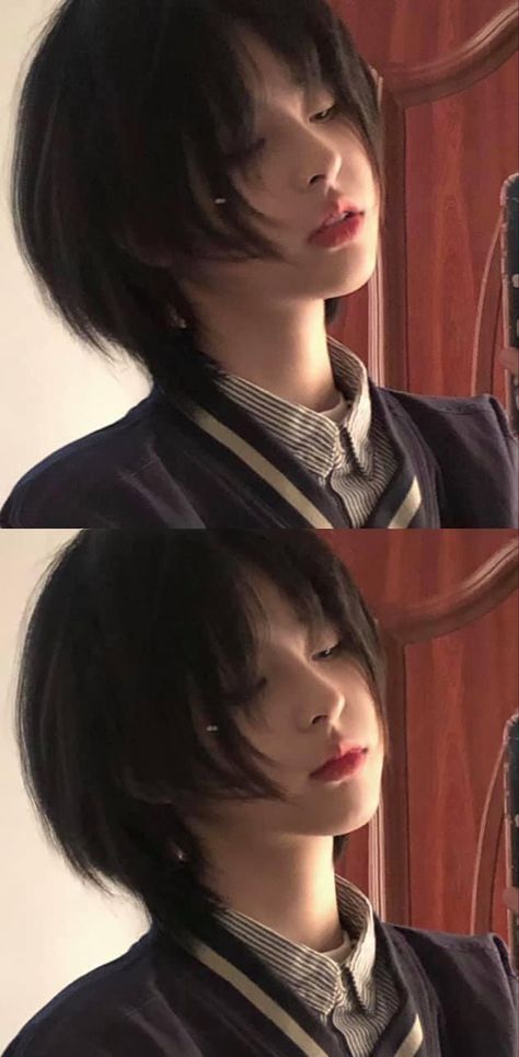 Split Bangs Short Hair, Haircuts Aesthetic Short, Short Korean Wolfcut, Asian Short Wolfcut, Mullet Wolfcut Short, Justina Xie Short Hair, Korean Tomboy Makeup, Justina Xie Haircut, Short Wolfcut Girl