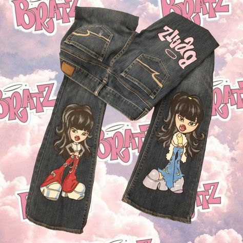 Bratz Jeans Painted, Bratz Pants, Bratz Jeans, Jade Bratz, Custom Jeans Diy, Bratz Fashion, Denim Diy Clothes, 2000s Jeans, Jeans Custom