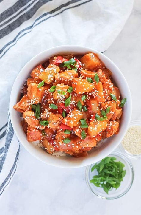 Healthy Sweet And Sour Chicken, Sweet And Sour Chicken, Raw Apple Cider Vinegar, Sweet N Sour Chicken, Paleo Whole 30, Boneless Skinless Chicken, Sweet And Sour, Whole 30 Recipes, Healthy Ingredient