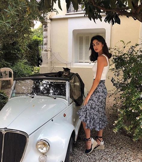 The Parisian Chique (@theparisianchique) • Instagram photos and videos Street Chic Summer, Tall Fashion, Lularoe Styling, Island Vibes, Street Chic, Spring Summer Outfits, Summer Aesthetic, Spring Summer Fashion, Equestrian