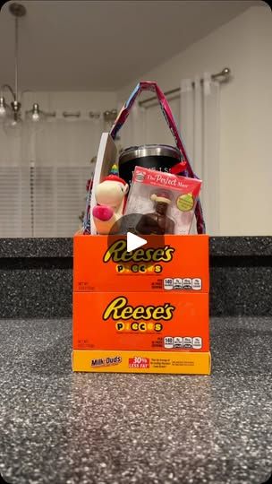 1.5K views · 4.5K reactions | I made a candy box basket for one of my favorite co-worker’s birthday. #candybox #diygift #birthdaygirl #giftideas #giftbox #giftidea #candy #birthdaygifts | The Super Mom Life Candy Box Ideas Diy, Candy Gifts Diy, Milk Duds, Secret Sister, Secret Sisters, Woo Woo, Candy Gifts, Candy Buffet, Candy Boxes