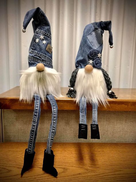 Jean Projects, Denim Wreaths, Återvinna Jeans, Denim Christmas, Denim Upcycle, Recycled Christmas, Denim Crafts Diy, Doll Faces, Blue Jeans Crafts