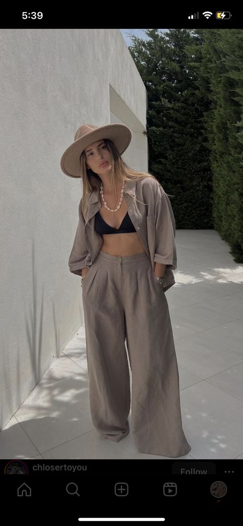 Linen Pants Outfits, Wide Leg Summer Pants, Cabo Outfits, Summer Fashion Ideas, Brown Linen Pants, Chic Travel Outfit, Linen Pants Outfit, Look Boho Chic, Summer Pants Outfits