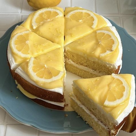 Lemon Meringue Aesthetic, Meringue Aesthetic, Lemon Snack, Cake Yellow, Moist Lemon Cake, Cake Lemon, Strawberry Shortcake Characters, Bow Cakes, Yellow Foods