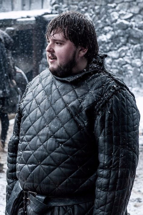 Pin for Later: 10 Things That John Bradley (aka Samwell Tarly) Just Revealed About Game of Thrones Alyssa Targaryen, Samwell Tarly, Dessin Game Of Thrones, Cop Outfit, John Bradley, Captain America Jacket, Shearling Jacket Women, Night Watch, Men's Trench Coat