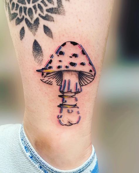 Funny Tattoo Designs, Mushroom Faerie, Faerie Ring, Peach Tattoo, Funny Tattoo, Full Hand Tattoo, Mushroom Tattoo, Mushroom Tattoos, Clever Tattoos