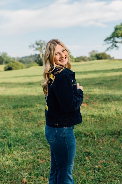 Senior Pictures Ffa Jackets, Senior Pictures With Ffa Jacket, Ffa Picture Ideas, Show Pig Senior Pictures, Senior Picture Ideas Ffa Jacket, Ffa Jacket Senior Pictures, Ffa Senior Picture Ideas, Senior Picture Ideas Ffa, Ffa Officer Pictures