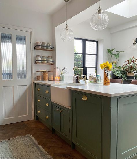 Edwardian Terrace Kitchen Reno Painted in Green - Interiors By Color Chalk Paint Furniture Ideas, Paint Furniture Ideas, Edwardian Kitchen, Green Kitchens, Terrace Kitchen, Minimalist Cabinet, Sage Green Kitchen, Have A Good Weekend, Chalk Paint Furniture