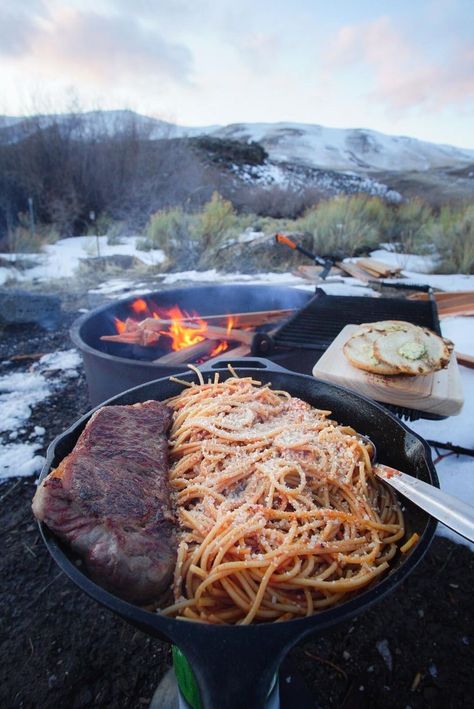 Winter Camping Food, Granola Life, Outdoor Recipes, Hiking Food, Fire Food, Eastern Oregon, Camping Cooking, Campfire Food, Fire Cooking