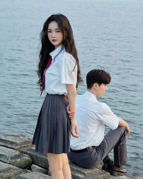 Korean Student Couple, Student Couple, Meldi Ma Hd Photo, High School Love, Korean Couple Photoshoot, Korean Student, Couple Poses Reference, Korean Couple, Couple Photography Poses