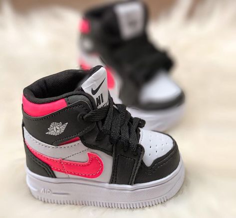 Baby Nike Shoes Girl, Baby Jordan Shoes, Nike Baby Shoes, Custom Baby Shoes, Baby Nike Shoes, Baby Jordans