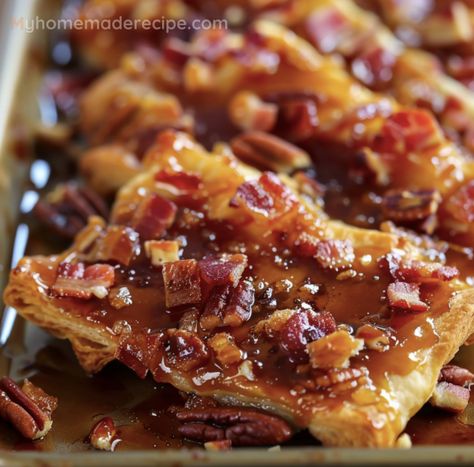 Delicious Maple Bacon Crack Recipe - My Home Made Recipe Maple Bacon Crackers, Southern Pea Salad, Maple Bacon Cake, Taco Cabbage, Maple Bacon Cinnamon Rolls, Low Carb Taco Seasoning, Cabbage Skillet, Ground Beef Taco, Pea Salad Recipes