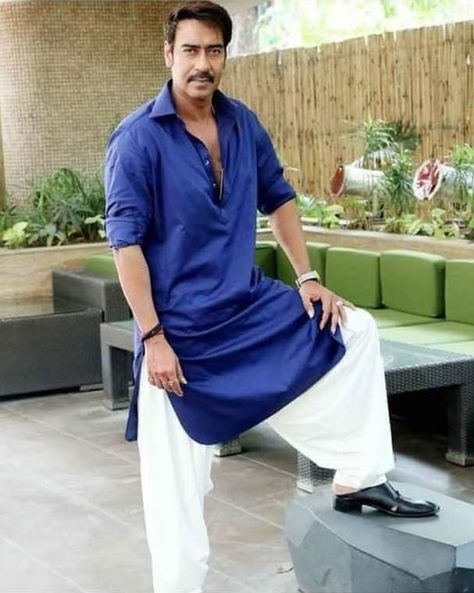 Style & Comfort tells it all, #baadshaho Ajay Devgan Spotted in Our #Sandals, Looking Terrific in #AlbertoTorresi #Sandals Shop at : www.albertotorresi.com #Style #Attitude #Black #SS17 #Collection #Filmstar #fashion Punjabi Kurta Pajama Men, Shalwar Kameez Design, Kurta Pajama Design, Kurta Pajama For Men, Ajay Devgan, Pajama For Men, Boys Kurta Design, Wedding Kurta For Men, Kurta Pajama Men