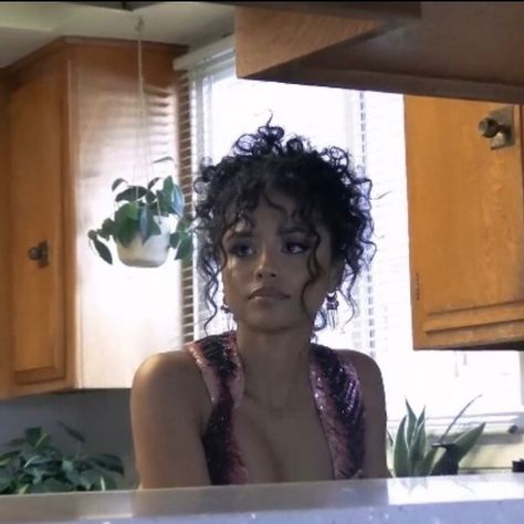 Hairdos For Curly Hair, Curly Hair Women, Curly Girl Hairstyles, Making Waves, Relationship Status, Curly Girl, Aesthetic Hair, Shadowhunters, Debut Album