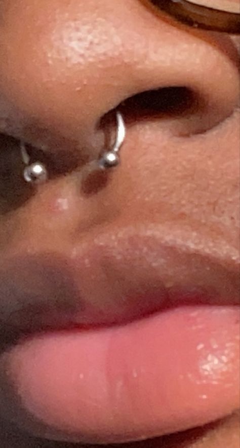 Show this to your peircer lol Septum On Black Women, Septum Piercing Black Women, Piercing On Black Women, Septum Piercing On Black Women, Septum And Nose Piercing, Piercing Black Women, Septum Piercing Black, Septum Piercing Aesthetic, Ria Core