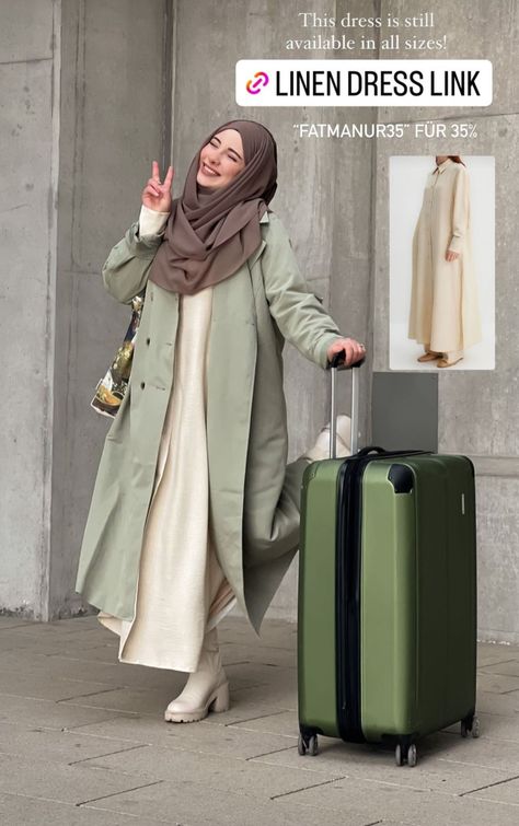 Abaya With Coat, French Hijab, Hijab Fashion Winter, Green Coat Outfit, Hijabi Winter Outfits, Coat Abaya, Winter Hijab Outfits, Winter Abaya, Outfit Muslim