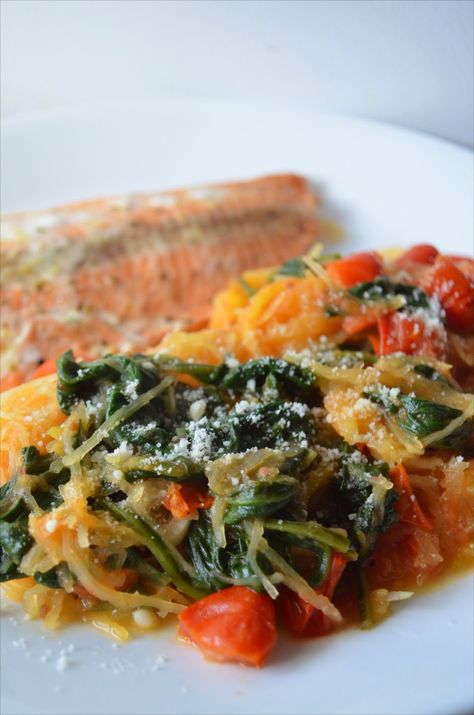 Budget Your Belly: Baked Salmon with Spaghetti Squash, Baby Spinach and Tomatoes Squash Recipes Healthy, Salmon Spaghetti, Spaghetti Squash Recipes Healthy, Fancy Recipes, Side Dishes For Salmon, Time Budget, Noom Recipes, Salmon Spinach, Healthy Low Carb Dinners