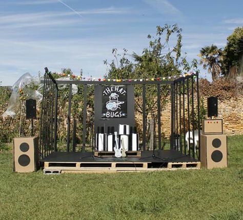 Backyard Music Stage, Rock Birthday Party, Rock And Roll Party, Rock Birthday, Festival Themed Party, Homecoming Floats, Rock And Roll Birthday, Rockstar Birthday Party, Concert Stage Design